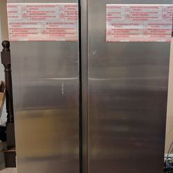 Samsung 22 cu.ft. Refrigerator (still under warranty)