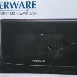 *** BRAND NEW MICROWAVE ***