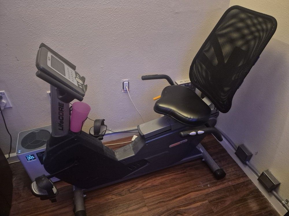 Recumbent Bike. LifeCore Fitness 850RB Space Saver