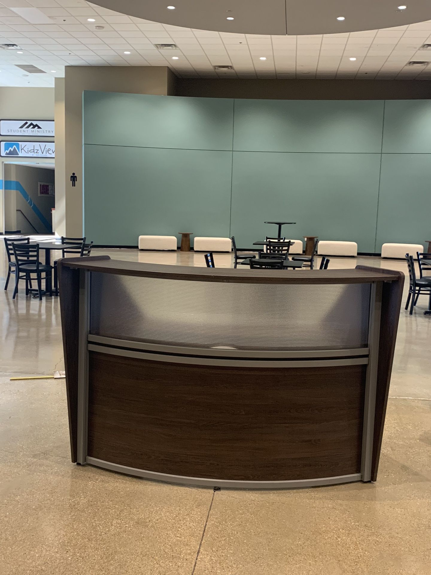 3-unit Reception Desk / Welcome Center