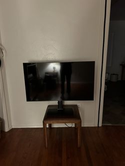 43” LG TV