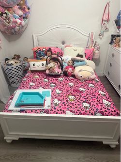 Full bed and mattress.