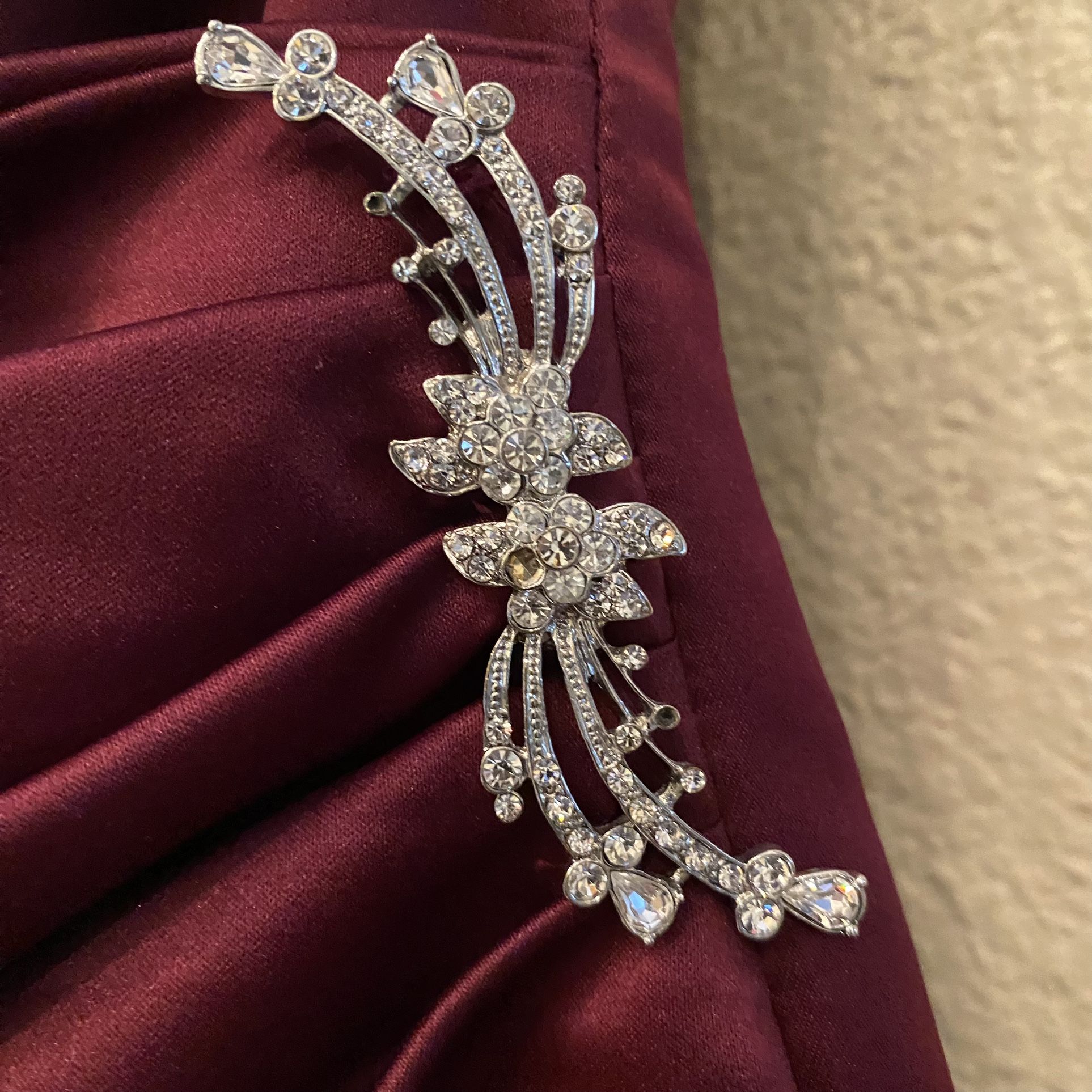 DAVID'S BRIDAL Women Burgundy Strapless Rhinestone Gown Prom Dress Size 4