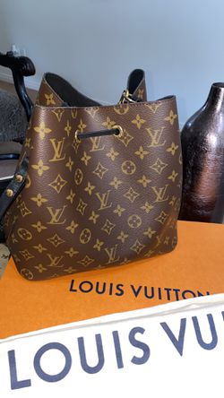 Louis Vuitton Toiletry 19 Monogram for Sale in Moreno Valley, CA - OfferUp
