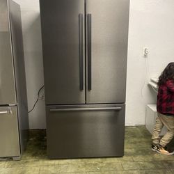 Bosch Matte Black French Door Refrigerator  QS4