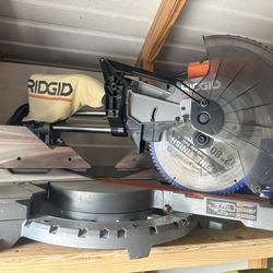 Dual Bevel Sliding Miter Saw