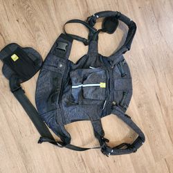 LILLE Baby Carrier