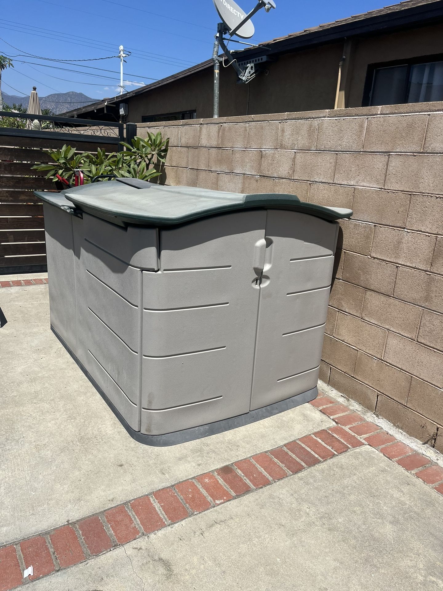 Rubbermaid Shed 60 X79x54