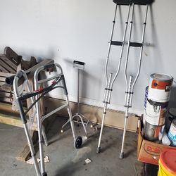 Walker, crutches, stand walker excellent shape