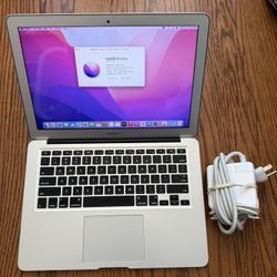 MacBook Air 13” 2017/8GB RAM/128GB SSD/Fully Functional/Apple charger/Good Battery Cycle. 