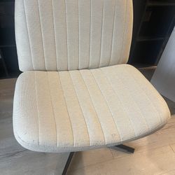 Wide Desk Chair