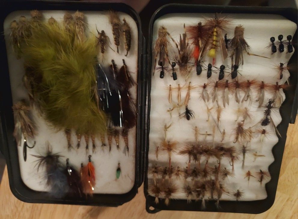 90 Fishing Flies 