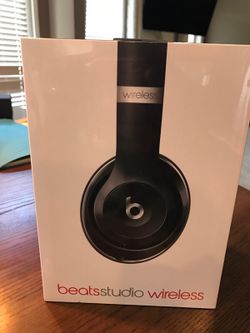 Glossy black sealed new studio beats 2.0 wireless