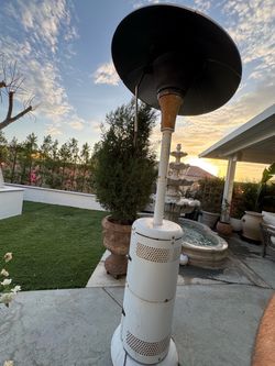 Outdoor Pool/Patio  Tilting Propane Heater