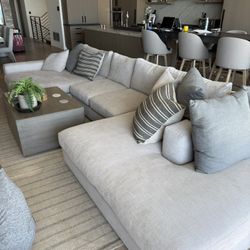 Sectional couch 