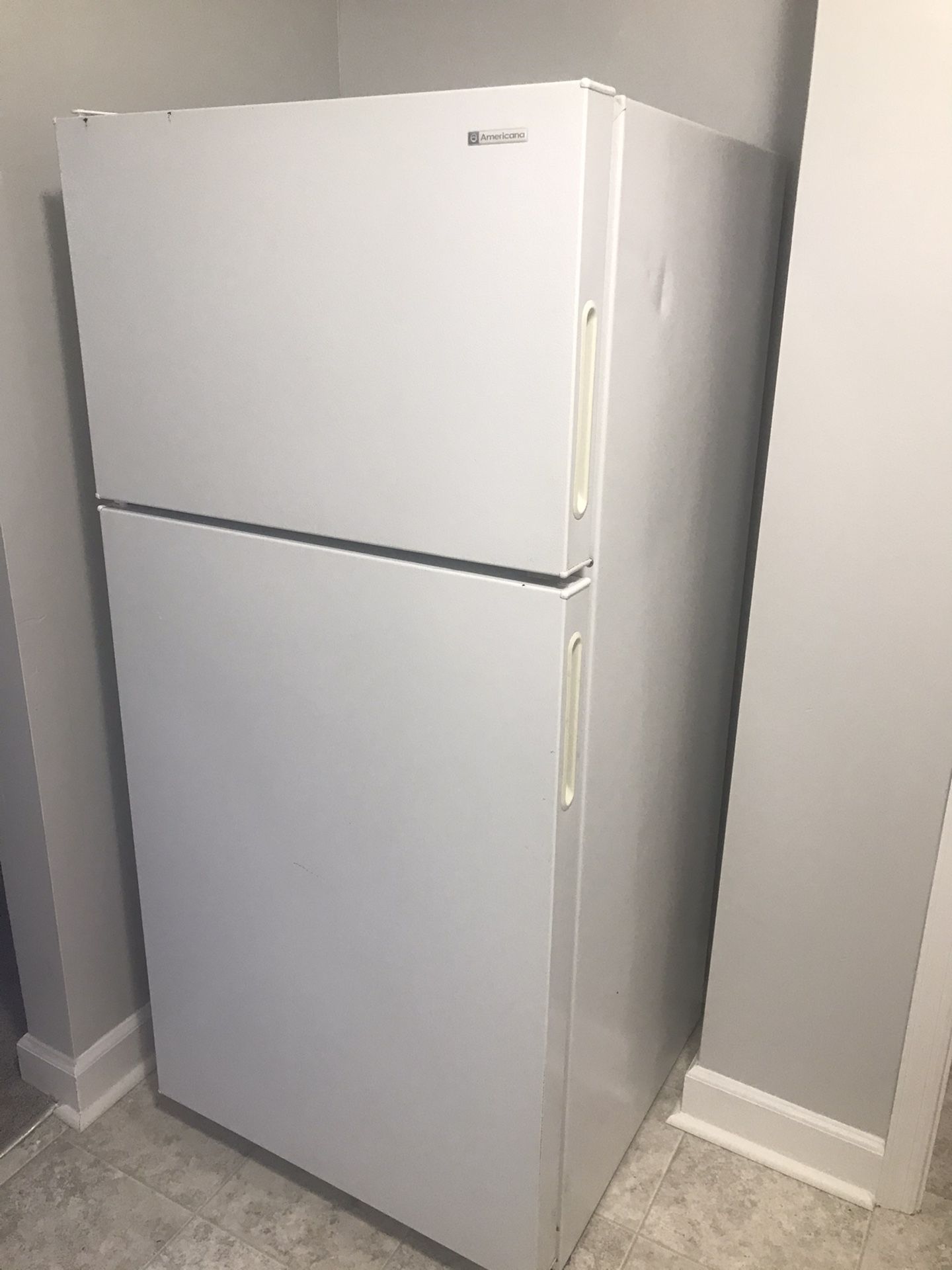 28 inch Americana Refrigerator