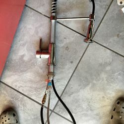 Gooseneck kitchen faucet