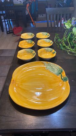 Pumpkin Plater and 6 Bowls $15