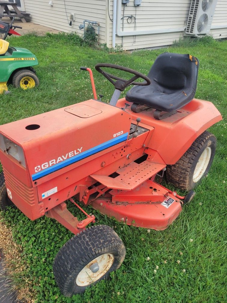 An Old Gravely 8123