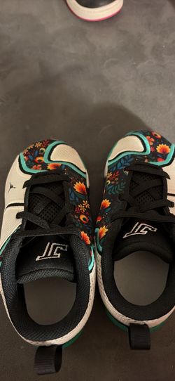 La bron Nikes size