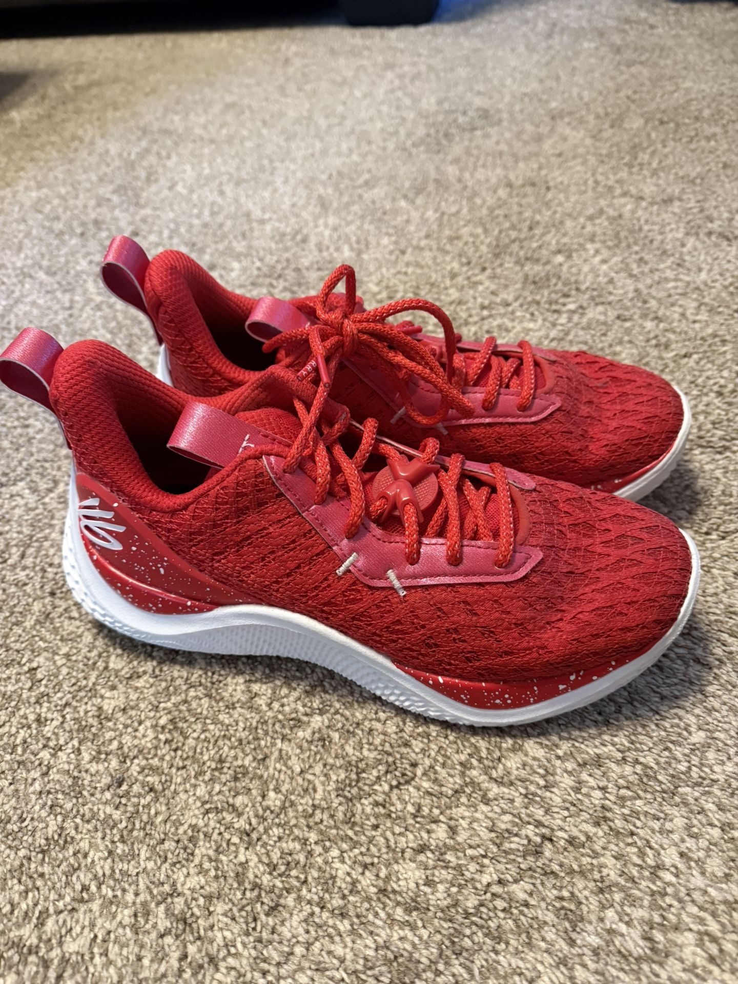 **FOR 2 PAIRS**2 pairs Basketball shoes