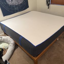 Nectar Hybrid Mattress King size + mattress protector and 2 king size cooling pillows