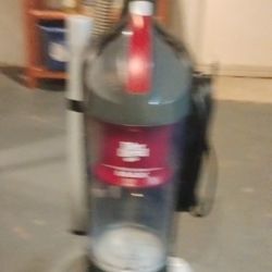 Dirt Devil Vacuum Cleaner Very Clean Don't Use It Very Good Shape Hardly Used It Yes It's Been Used