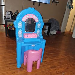 Little Tikes Magic Mirror