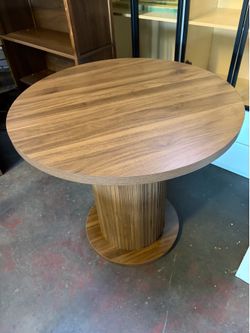 31.5 inch Round Dining Table ,Modern Farmhouse Kitchen Table,Small Circle Dining Tables with Wood Strip Base ,Walnut