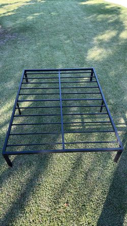 Queen Black Metal Platform Bed Frame