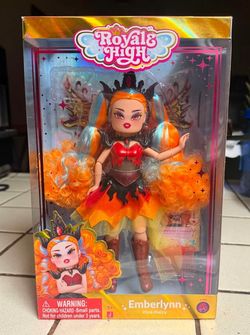 Royale High Dolls