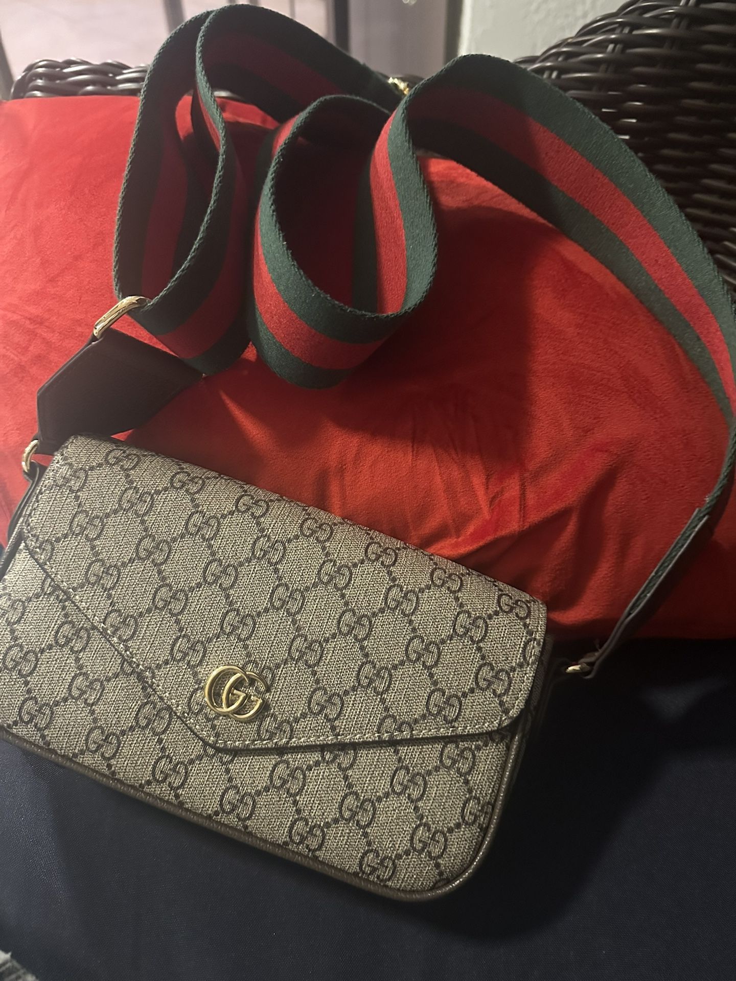 Gucci Crossbody PRICE DROP-Brand New $450