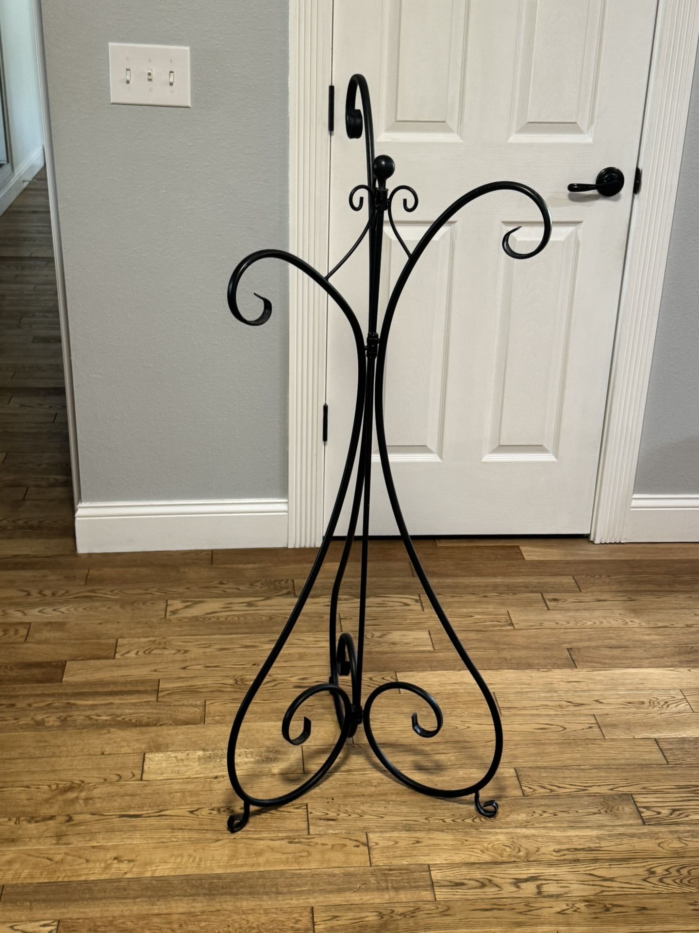 Plant Stand For 3 Handing Basket