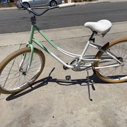 Beach Cruiser. Bike. Bicycle. 