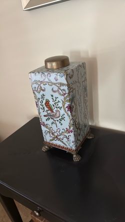 Decorative Porcelain Jar with Lid