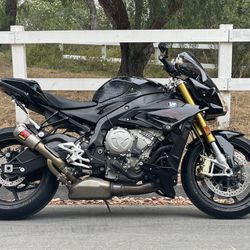 Very Nice 2019 BMW S1000R Only 6k Miles! 