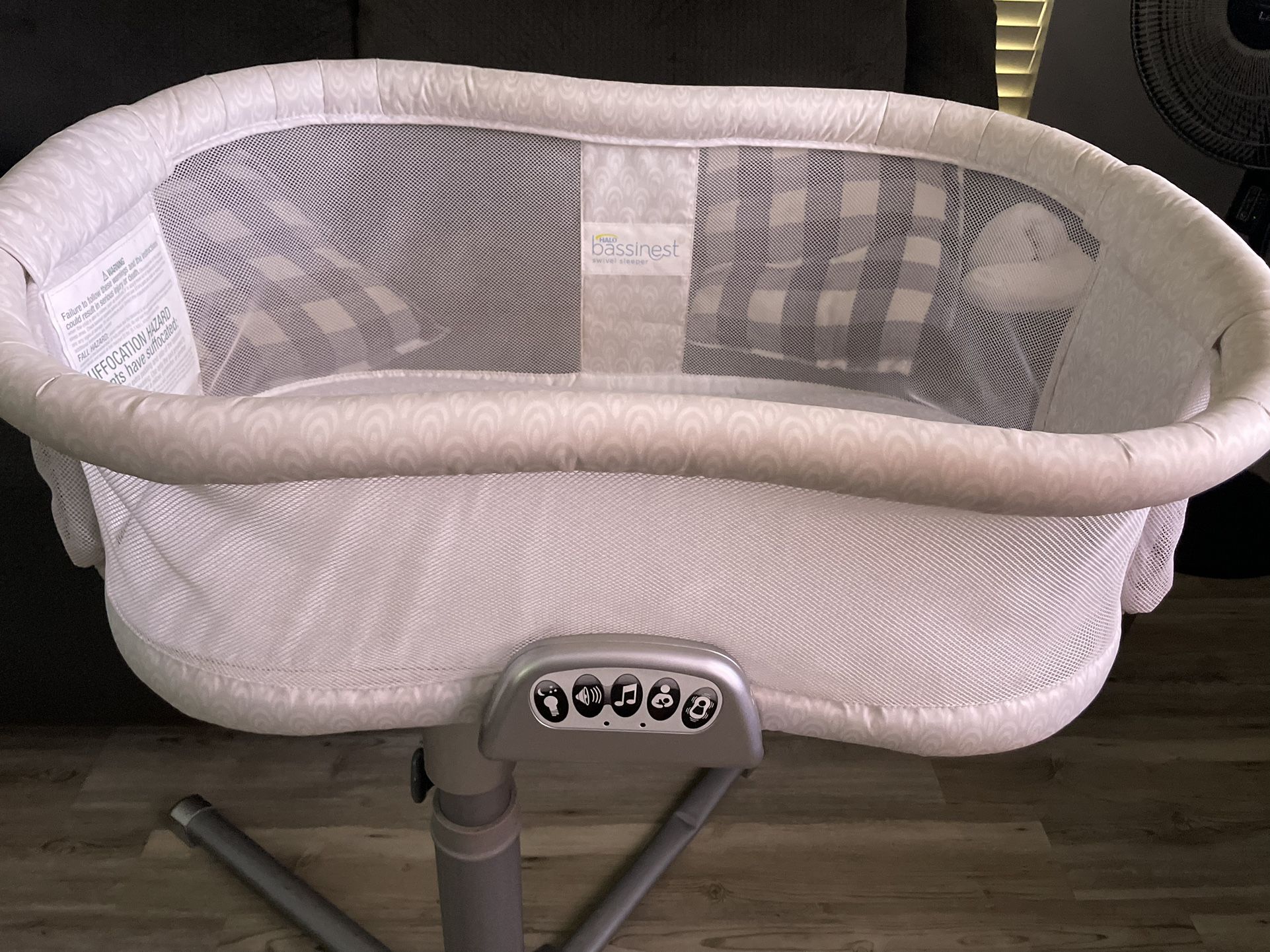 Halo Bassinet Premier Luna Great Clean Shape Nursery furniture Decor