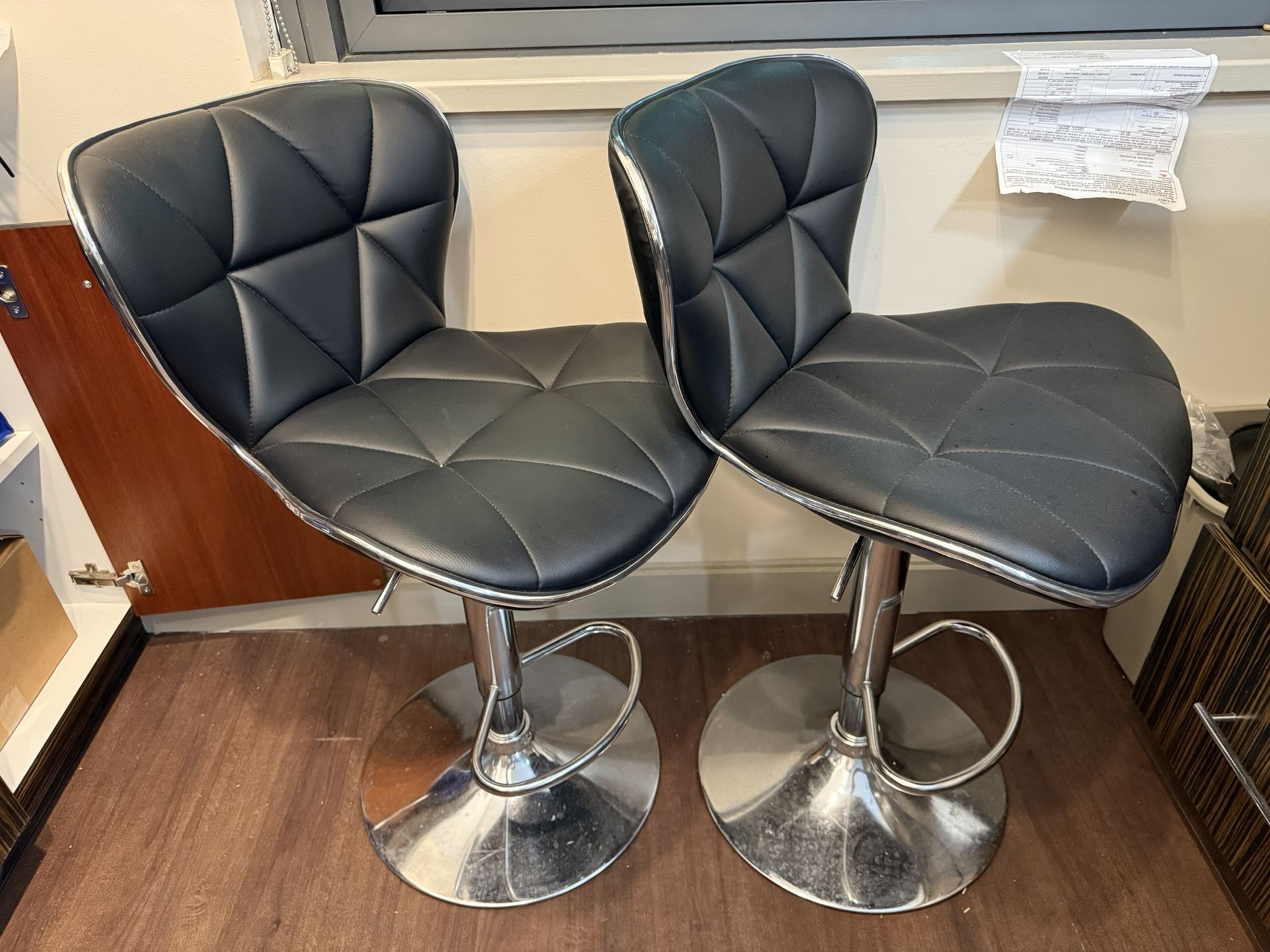 2 Bar Stools