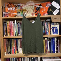 OLD NAVY S.F.-women’s army green sleeveless noodle strap camisole shirt