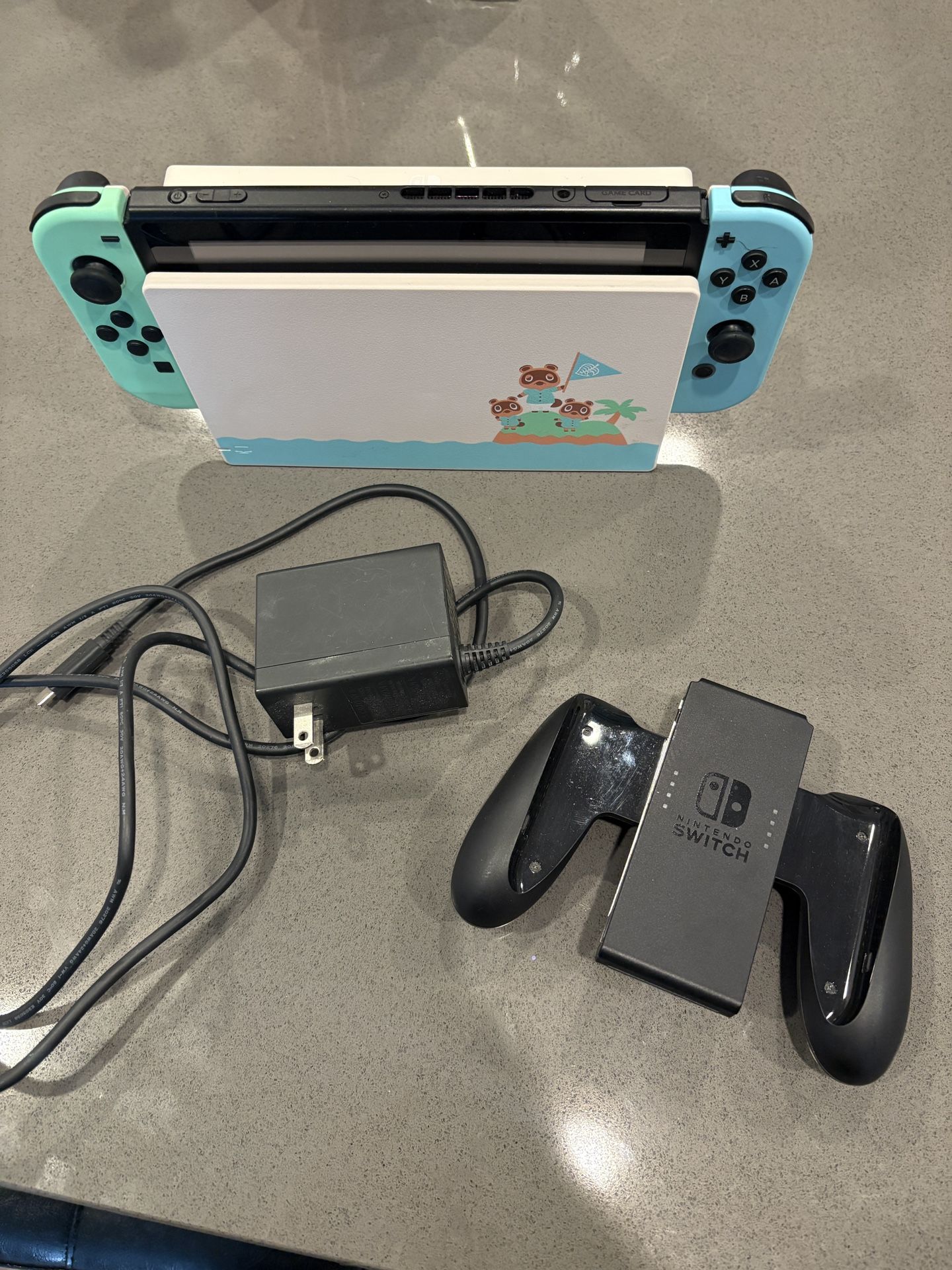 Nintendo Switch ( Animal Crossing edition)