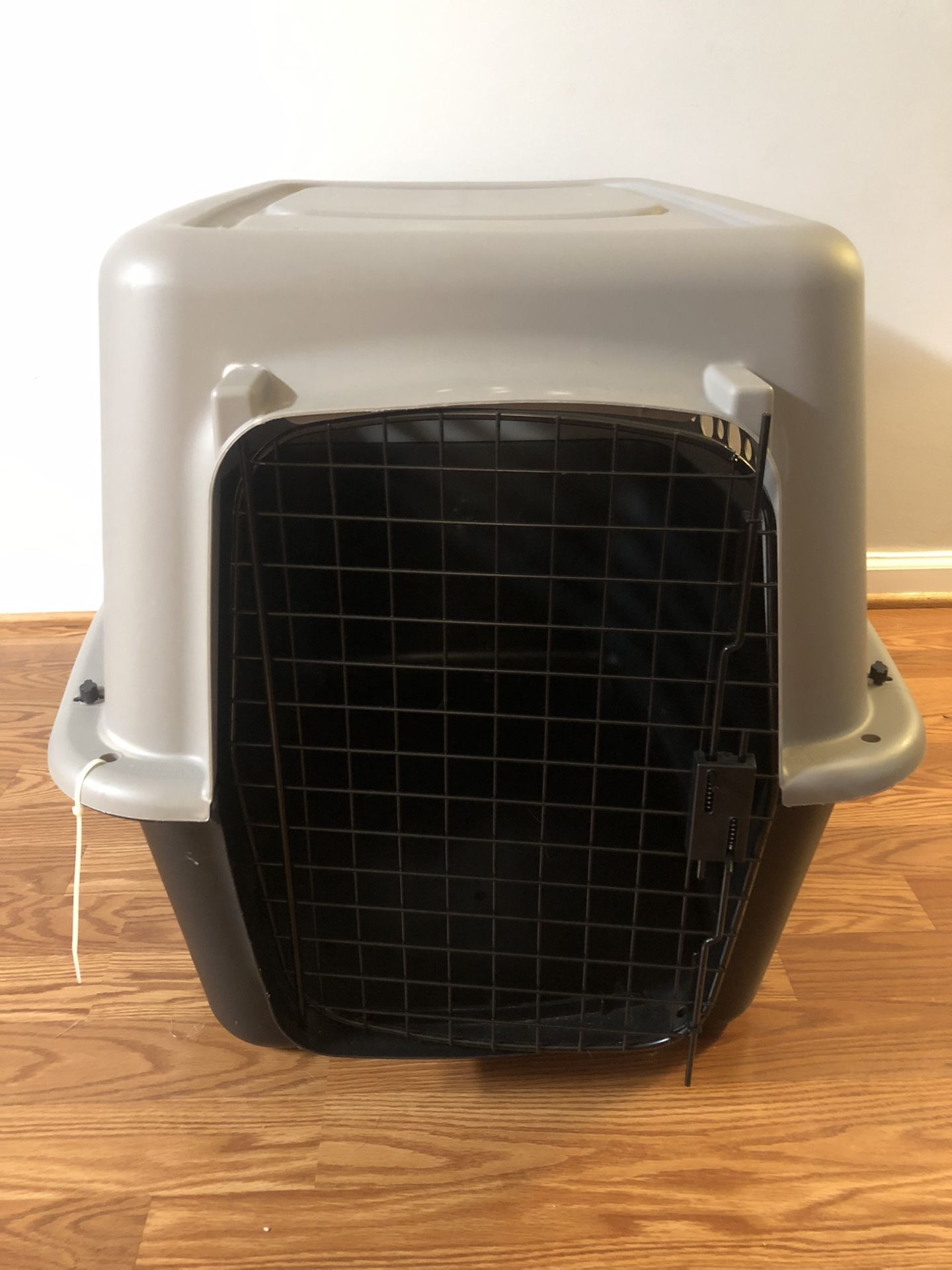 Plastic pet Crate