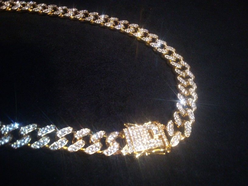 Yellow Gold Lab Short 18 In