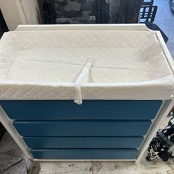 Changing Table / Dresser