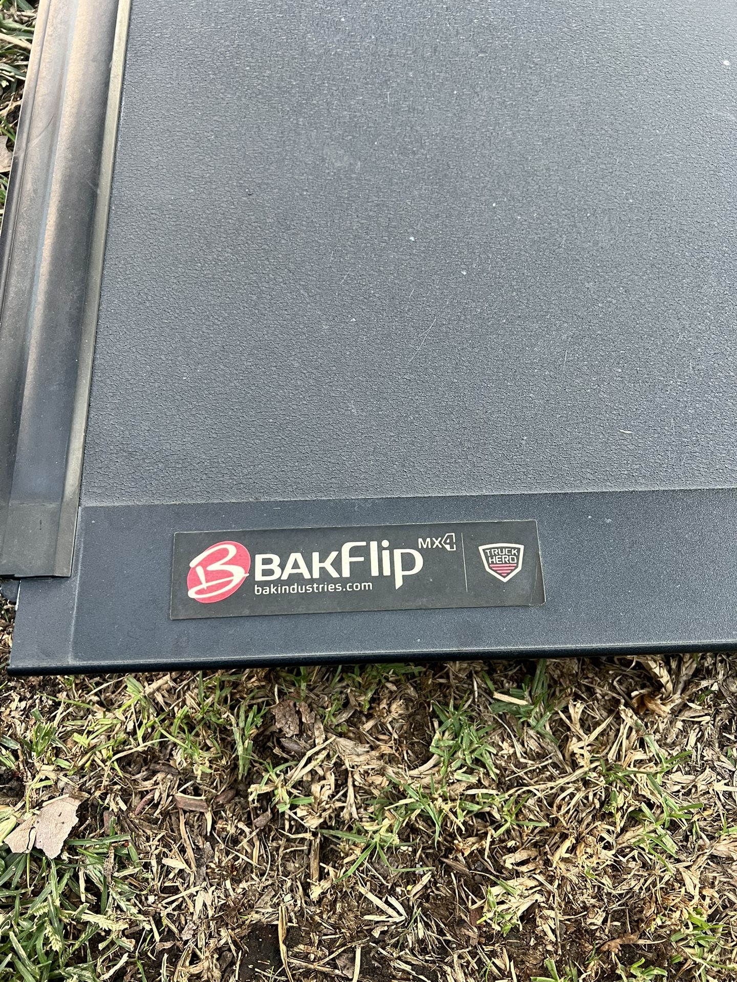 Toyota Tacoma Bakflip Cover Trifold
