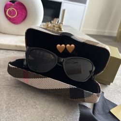 Men And Women Sunglasses 🩷💙