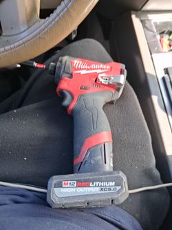 Milwaukee M12 Fuel Impact Driver with XC5.0 Battery