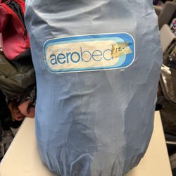 Full Size Aerobed Built In Air Pump. Comes With Remote To Inflate And Deflate 