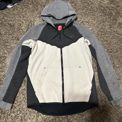 Nike Sweater