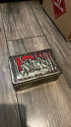 Vintage Rileys toffee tin
