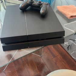 PS4  One  Controller And Games